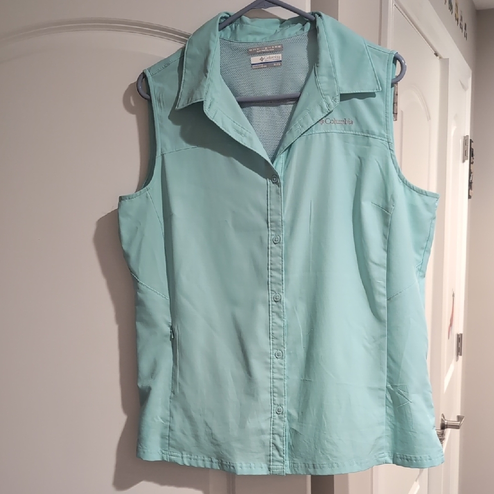 Columbia Green Sleeveless Boxy Button Down Shirt